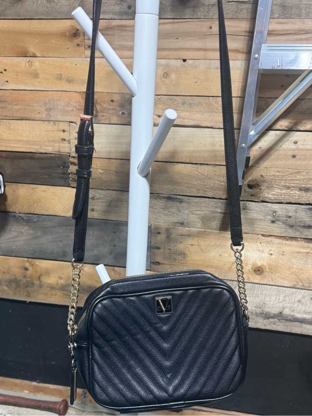 Victoria Secret Black Quilted Crossbody Bag with Gold Chain Accent - Picture 3 of 9